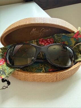 Maui Jim Lagoon MJ 189-26 Polarized Brown Gloss Bronze Lenses Made in Italy